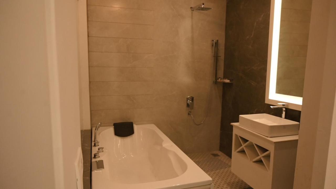 Kamal Resorts - The Luxury Of Being Yourself Ludhiana Exteriör bild